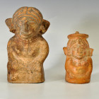 PREHISPÁNICO. Lote de 2 exvotos femeninos con orejas y nariz prominentes. Cultura Maya (550-950 d.C). Cerámica. Altura 11 cm y 16 cm.