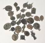 MEDALLAS. Lote de 28 medallas religiosas de los siglos XIX y XX. En su mayoría de bronce.