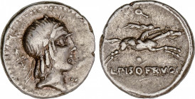 Calpurnia
Denario. 90-89 a.C. CALPURNIA. L. Calpurnius Piso Frugi. Anv.: Cabeza de Apolo a derecha entre flecha bidireccional y 3 puntos. Rev.: Jinet...