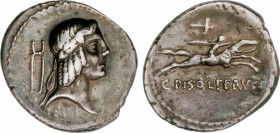 Calpurnia
Denario. 64 a.C. CALPURNIA. C. Calpurnius Piso Frugi. Anv.: Cabeza de Apolo a derecha, detrás tenazas. Rev.: Jinete galopando a derecha ent...