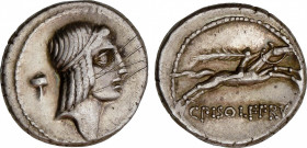 Calpurnia
Denario. 64 a.C. CALPURNIA. C. Calpurnius Piso Frugi. Anv.: Cabeza de Apolo a derecha detrás martillo. Rev.: C. PISO L.F. RRV. 3,96 grs. AR...