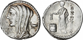 Cassia
Denario. 55 a.C. CASSIA. L. Cassius Longinus. Anv.: Busto velado de Vesta a izquierda entre letra T y copa. Rev.: Ciudadano romano votando, de...