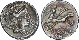 Claudia
Denario. 79 a.C. CLAUDIA. Ti. Claudius Nero. Anv.: Busto diademado de Diana a derecha, entre arco y carcaj y SC delante. Rev.: Victoria en bi...