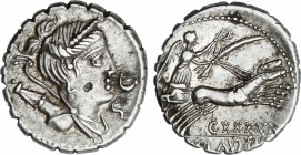 Claudia
Denario. 79 a.C. CLAUDIA. Ti. Claudius Nero. Anv.: Busto diademado de Diana a derecha, entre arco y carcaj y SC delante. Rev.: Victoria en bi...