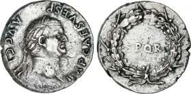 Vespasianus (69-79 AD)
Denario. Acuñada el 73 d.C. VESPASIANO. Anv.: IMP. CAES. VESP. AVG. CENS. Cabeza laureada a derecha. Rev.: S. P. Q. R. dentro ...