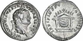 Titus (79-81 AD)
Denario. Acuñada el 79 d.C. TITO. Anv.: IMP. TITVS CAES. VESPASIAN. AVG. P. M. Cabeza laureada a derecha. Rev.: TR. P. IX. IMP. XV. ...