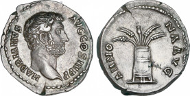 Hadrianus (117-138 AD)
Denario. Acuñada el 134-138 d.C. ADRIANO. Anv.: HADRIANVS AVG. COS III P. P. Cabeza descubierta de Adriano a derecha. Rev.: AN...