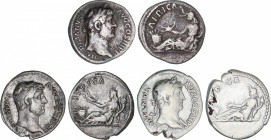Hadrianus (117-138 AD)
Lote 3 monedas Denario. Acuñada el 134-138 d.C. ADRIANO. AR. A EXAMINAR. C-138, 138a, 140; RIC-299. MBC- a MBC.