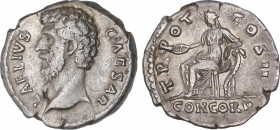 Aelius (137 AD)
Denario. Acuñada el 137 d.C. AELIO. ESCASA. Anv.: L. AELIVS CAESAR. Cabeza descubierta a izquierda. Rev.: T. R. POT. COS. II. Concord...