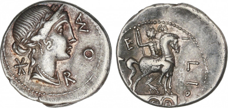 Republic
Denario. 114-113 a.C. AEMILIA. Man. Aemilius Lepidus. SUR de ITALIA. A...