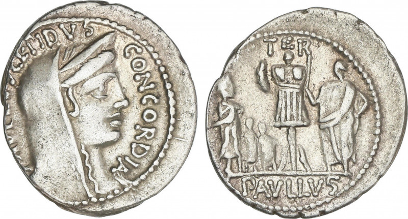 Republic
Denario. 62 a.C. AEMILIA. Paullus Aemilius Lepidus. Anv.: Cabeza velad...