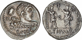 Republic
Denario. 100 a.C. CORNELIA. Pub Cornelius Lentulus Marcellinus. Anv.: Hércules con maza en el hombro, detrás escudo oval y letra Q, debajo R...