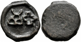 INDIA, Post-Mauryan (Punjab). Taxila (local coinage). AE (Bronze, 23 mm, 9.55 g), Taxila city state (Pushkalavati), circa 220-170 BC. Three-arched hil...
