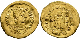 Justin I, 518-527. Tremissis (Gold, 15 mm, 1.43 g, 7 h), Constantinopolis. D N IVSTINVS P P AVI Diademed, draped and cuirassed bust of Justin I to rig...