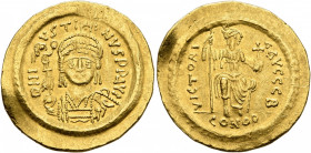 Justin II, 565-578. Solidus (Gold, 21 mm, 4.50 g, 6 h), Constantinopolis, 566/7-578. D N IVSTINVS P P AVI Helmeted and cuirassed bust of Justin II fac...