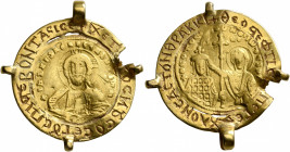 John I Zimisces, 969-976. Histamenon (Gold, 27 mm, 6.80 g, 6 h), Constantinopolis. +IҺS XPS RЄX RЄςNANTInm Nimbate bust of Christ facing, wearing tuni...