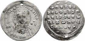 Basil II Bulgaroktonos, 976-1025. Miliaresion (Silver, 25 mm, 2.56 g, 6 h), Constantinopolis, 989. ΘCЄ bΘ TOIS bASILS' ('O Virgin aid the emperors' in...