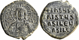 Anonymous Folles, time of Basil II & Constantine VIII, circa 976-1025. Follis (Bronze, 29 mm, 13.22 g, 5 h), Constantinopolis. +ЄMMANOЧHΛ Nimbate bust...