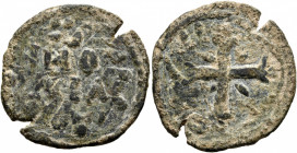 CRUSADERS. Edessa. Richard of Salerno, regent, 1104-1108. Follis (Bronze, 25 mm, 4.92 g). KЄ / BOHΘ / PIKAP/Δω ('Lord, help Richard' in Greek) in four...