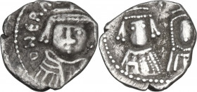 Heraclius, with Martina and Heraclius Constantine (610-641). AR Half Siliqua. Carthage mint. Struck 617-641. Obv. DN ЄRA[CΛIO PP AV]. Crowned and cuir...