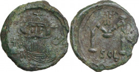 Constans II (641-668). AE Follis. Syracuse mint, 650-651. Obv. Facing bust, with long beard, wearing crown and chlamys, holding globus cruciger. Rev. ...