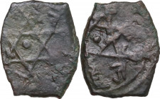 Messina o Palermo. Ruggero I (1072-1101). Kharruba. Sp. 21; Travaini 1995 150; D'Andrea-Contreras (Normans) 118. MI. 0.30 g. 9.00 mm. RR. Bel BB.