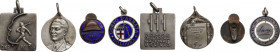 Lotto di quattro (4) medagliette e distintivi di epoca fascista. AE/AR e smalti.