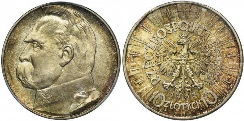 Piłsudski, 10 złotych 1937 - PCGS MS64+ Znakomity egzemplarz w naturalnej, równo...