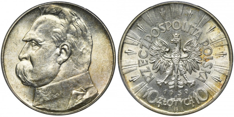 Piłsudski, 10 złotych 1939 - PCGS MS64 &nbsp; Moneta o znakomitej prezencji w na...