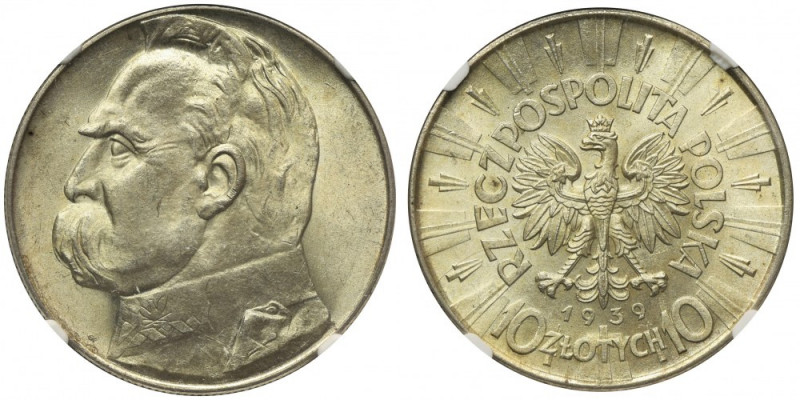 Piłsudski, 10 złotych 1939 - NGC MS63 &nbsp; Menniczy egzemplarz. Przyjemny zega...