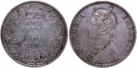 Silver One Rupee Coin of Victoria Empress of Bombay Mint of 1901.
