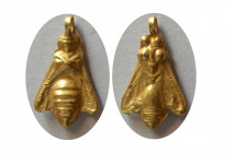 PHOENICIA, Ca. 500 BC. Early phoenician gold Bee pendent