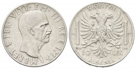 REGNO D’ALBANIA
Vittorio Emanuele III, 1939-1943.
10 Lek 1939 a. XVII Roma.
Ag
Dr. Testa del sovrano rivolta a d.
Rv. Aquila araldica bicipite in...