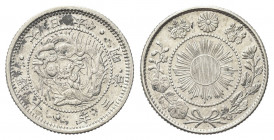 GIAPPONE
Mutsuhito (Meiji), 1867-1912.
10 Sen 1870.
Ag gr. 2,51
Dr. Dragone circolare, attorno legenda.
Rv. Sole raggiante entro cerchio perlinat...