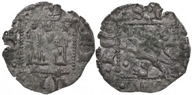 Enrique II (1369-1379). Compostela. Dinero. MOMECA 60.4E. Ve. 0,46 g. 2 verenas bajo el castillo y punto sobre la torre izquierda. Punto debajo de Léo...