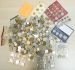 Lote de unas 800 +/- monedas extranjeras, varios países China, Sudáfrica, Afghanistan, Isla Mauricio, Kenia, Seychelles, alguna de plata y muchas sin ...