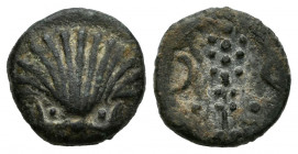 Arse-Saguntum. 1/8 calco?. 300-200 BC. Sagunto (Valencia). (Abh-2045). (Acip-1954). Anv.: Seashell. Rev.: Club between crescents and pellets. Ae. 1,69...