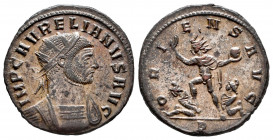 Aurelian. Antoninianus. 274 d.C. Serdica. (Ric-V 1. 278). Anv.: IMP C AVRELIANVS AVG, radiate and cuirassed bust to right . Rev.: ORIENS AVG, Sol walk...