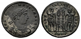 Constantius II. Follis. 324-337 d.C. Heraclea. (Ric-No cita). Anv.: CONSTANTINVS IVN NOB C. Laureate, cuirassed bust right. Rev.: GLORIA EXERCITVS. Tw...