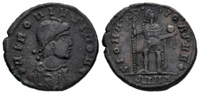 Honorius. A nombre de Honorio. Maiorina de imitación bárbara. Anv.: DMINONIVSIRON. Head to right. Rev.: GSONM IOASNH. Emperator in military dress in f...