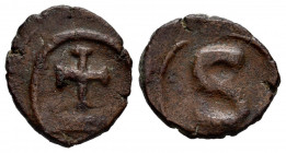 Heraclius. 6 Nummi. 610-614 d.C. Alexandria. (Doc-198 var). (Mib-210). (SB-862). Anv.: Cross potent on steps; no legend. Rev.: Large S. Ae. 2,05 g. Sc...