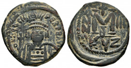 Heraclius. Follis. Año 3 = 612/3 d.C. Cyzicus. (Sear-839). (Mib-184). Anv.: D N hRACLI - PERP AVC Cuirassed bust facing with short beard, wearing plum...