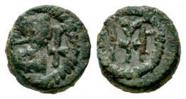 Nummus. Siglo VI. Toleto (Toledo). (Crusafont-Grupo D, tipo 44). Anv.: Bust to the right, in front of the cross and around the border of lines. Rev.: ...