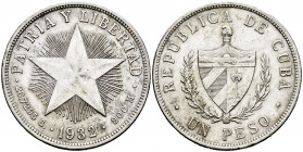 Cuba. 1 peso. 1932. (Km-15.2). Ag. 26,74 g. Almost XF. Est...30,00. 

Spanish description: Cuba. 1 peso. 1932. (Km-15.2). Ag. 26,74 g. EBC-. Est...3...
