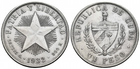 Cuba. 1 peso. 1932. (Km-15.2). Ag. 26,68 g. Choice VF. Est...35,00. 

Spanish description: Cuba. 1 peso. 1932. (Km-15.2). Ag. 26,68 g. MBC+. Est...3...