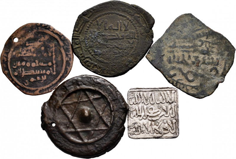 Lot of 5 Islamic coins. Containing Almohad Dirham, Fals of the Independent Emira...