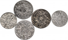 Lot of 5 Moroccan coins. 1 Dirham (3) and 1/2 Dirham (2) 1334, 1335, 1336, 1337 y 1338 H. Ag. TO EXAMINE. VF/Choice VF. Est...50,00. 

Spanish descr...