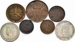 Lot of 7 coins from the Netherlands. 1/2 Cent 1821, 1878, 1915 (Km # 100-109.1-138); 1 Cent 1870, 1897 (km # 100 - 107.2); 25 Cents 1897, 1910 (Km # 1...