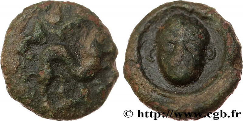 AMBIANI (Area of Amiens)
Type : Bronze à la tête de face 
Date : c. 60-40 AC. 
M...