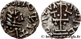 UNSPECIFIED MINT
Type : Triens 
Date : (VIIe siècle) 
Mint name / Town : Atelier indéterminé 
Metal : gold 
Diameter : 12  mm
Orientation dies : 12  h...